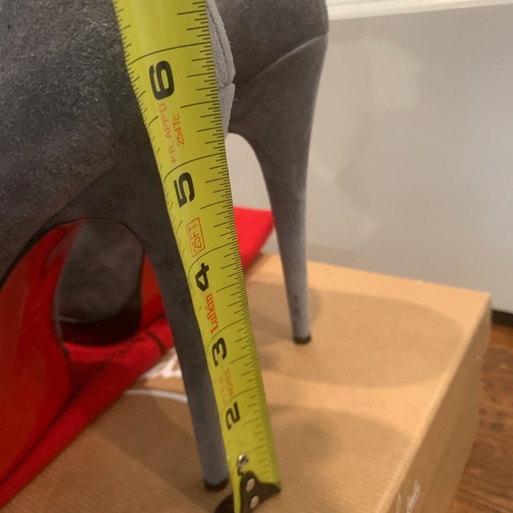 Christian Louboutin pumps - Picture 3 of 5